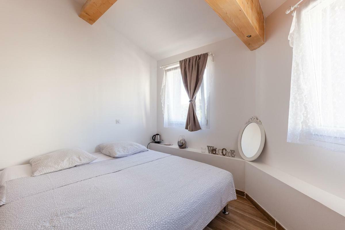 Alpinias Bed And Breakfast Marseille Ngoại thất bức ảnh